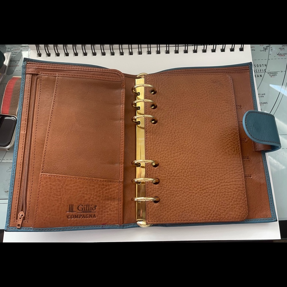 Gillio Compagna in Personal size: Yale Blue and Gold.